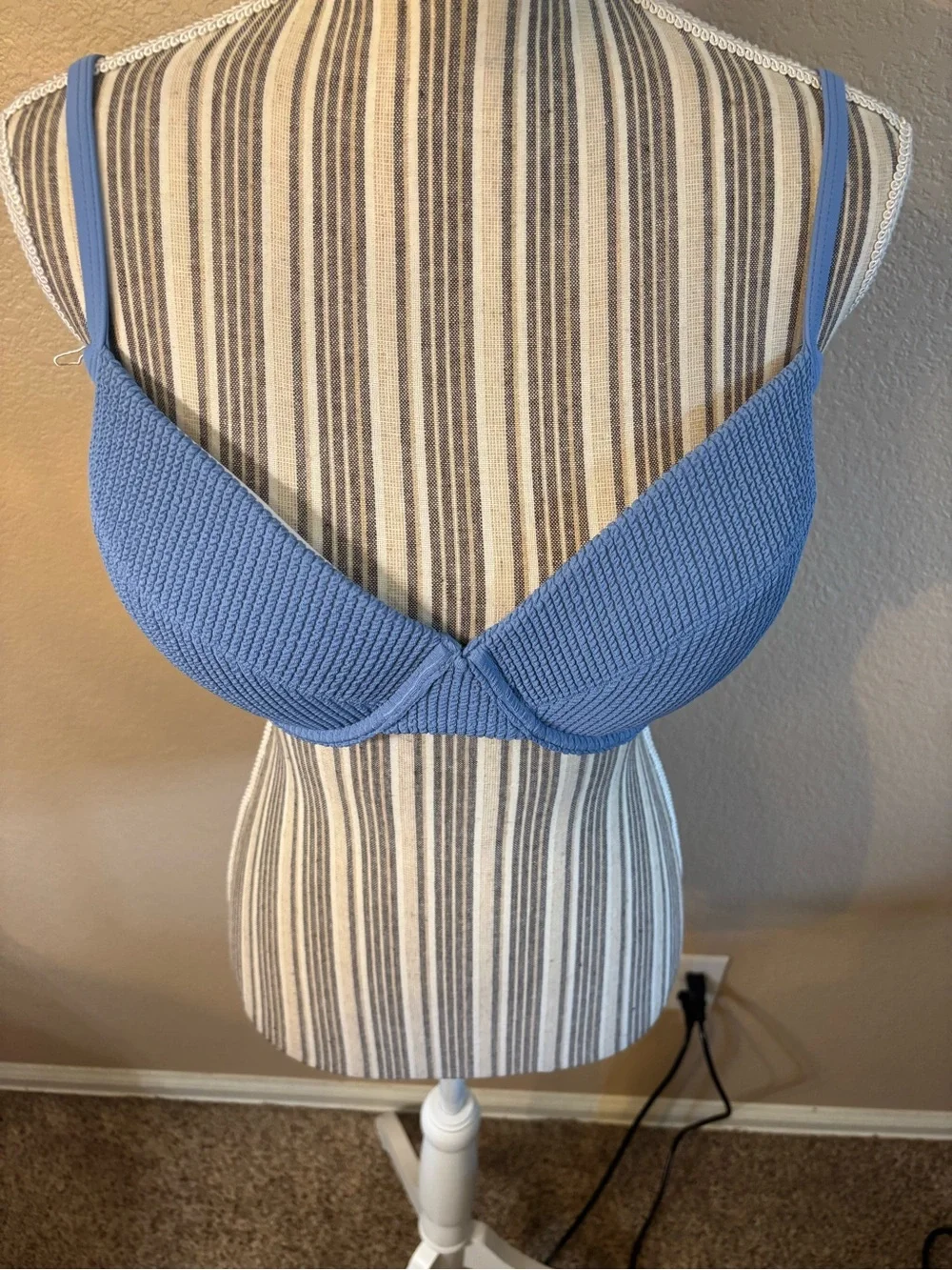New PINK Victoria's Secret Bikini Top M-DD Blue Crinkle Texture Pushup Underwire